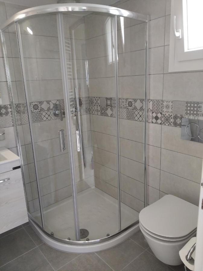 Apartmán Θέαστρον - Theastron House With Great View In Chora Pera Gyalos Exteriér fotografie