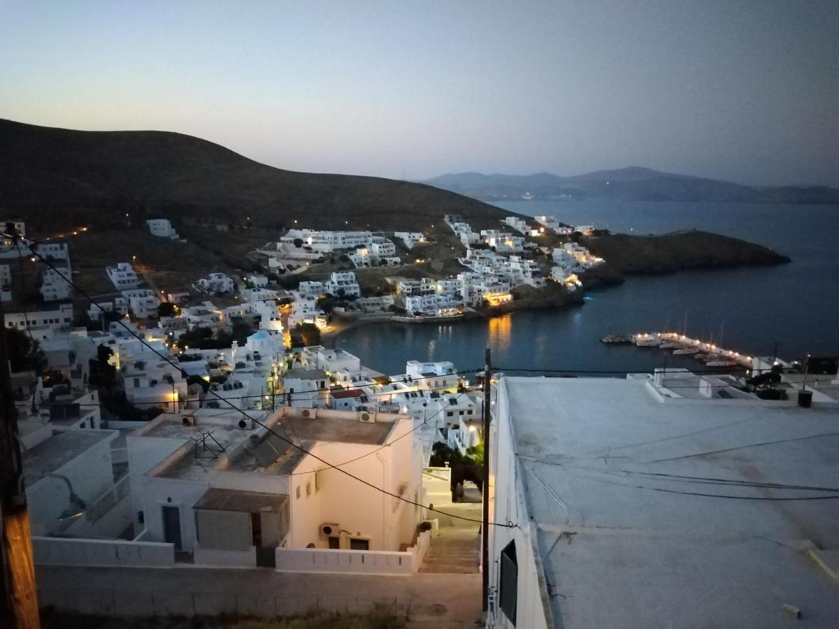 Apartmán Θέαστρον - Theastron House With Great View In Chora Pera Gyalos Exteriér fotografie