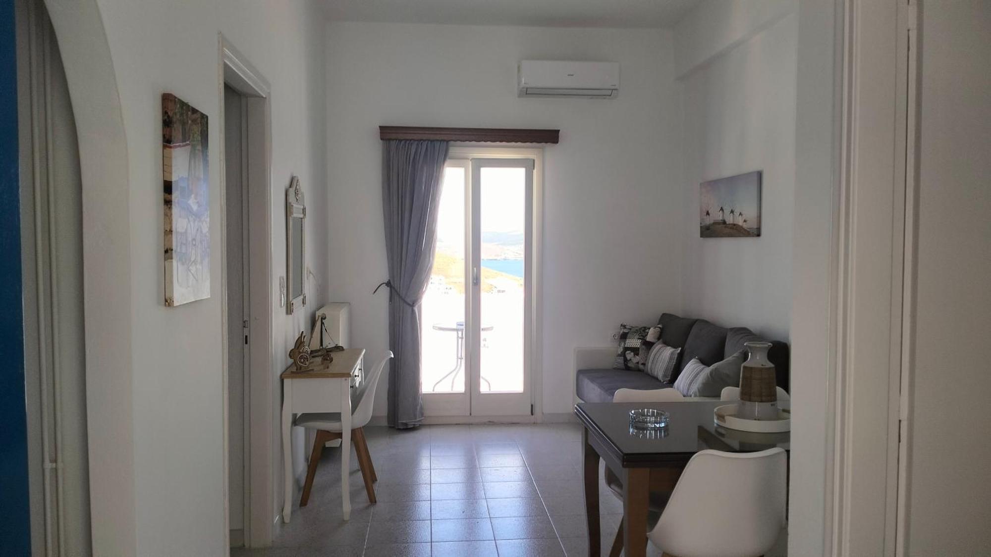 Apartmán Θέαστρον - Theastron House With Great View In Chora Pera Gyalos Exteriér fotografie