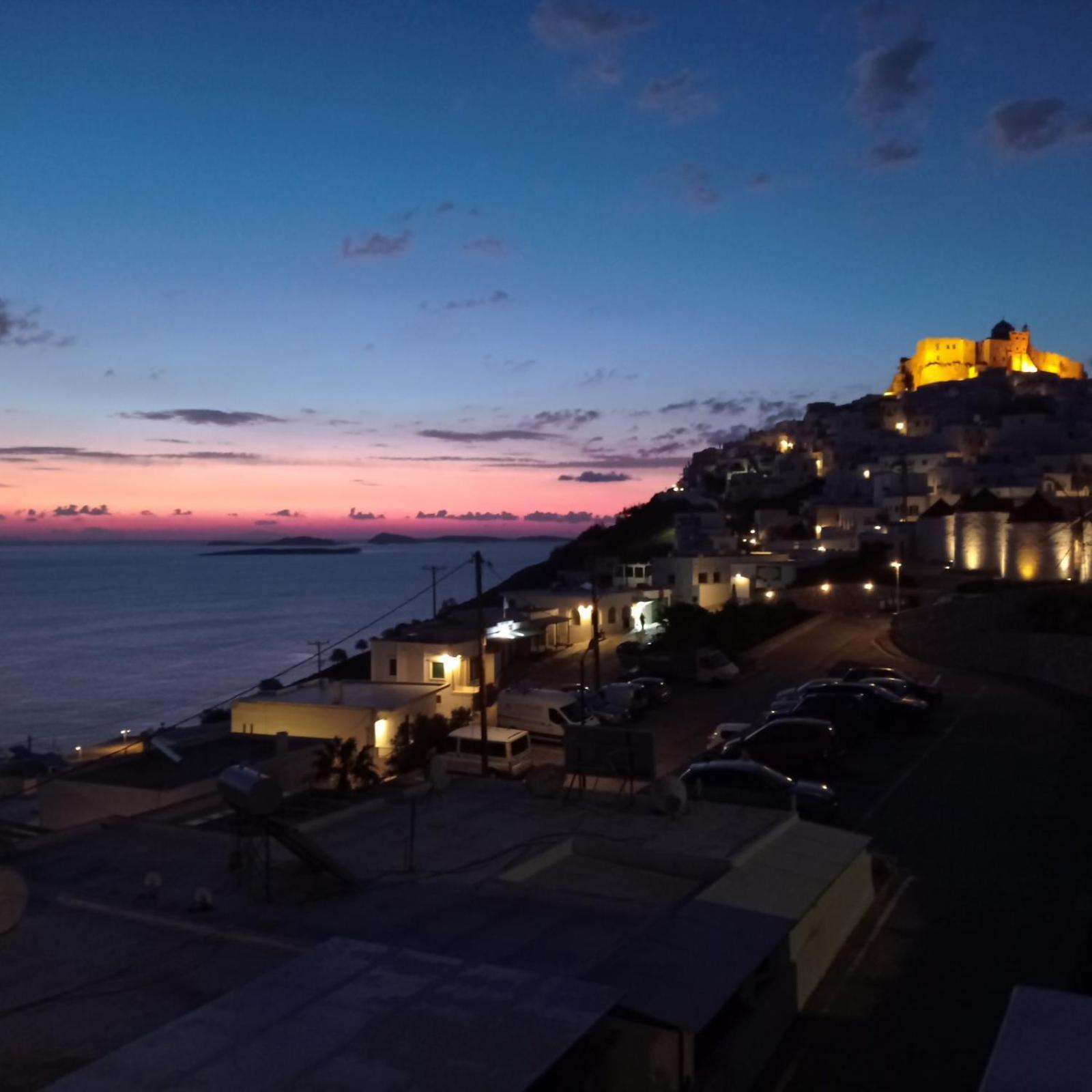 Apartmán Θέαστρον - Theastron House With Great View In Chora Pera Gyalos Exteriér fotografie