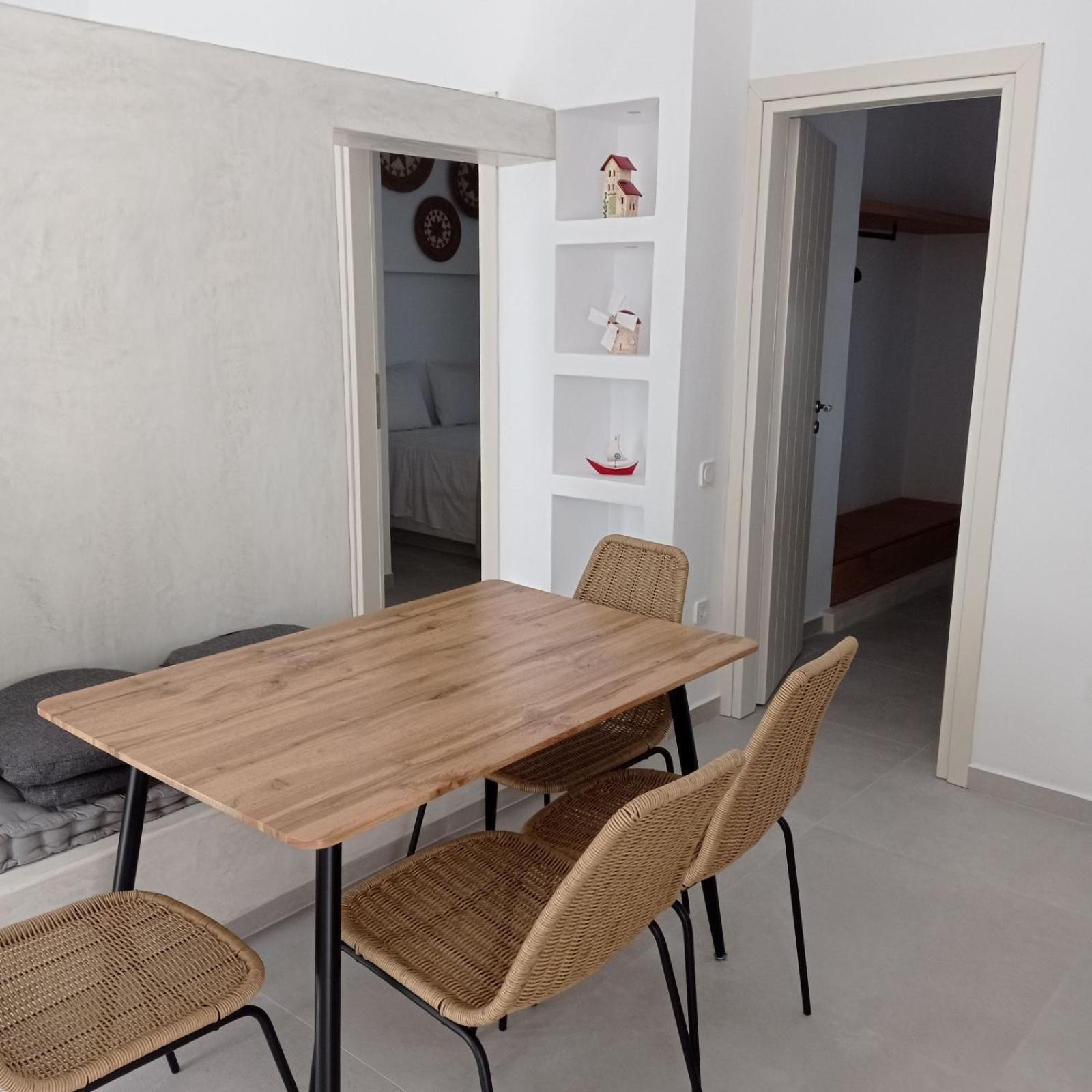 Apartmán Θέαστρον - Theastron House With Great View In Chora Pera Gyalos Exteriér fotografie