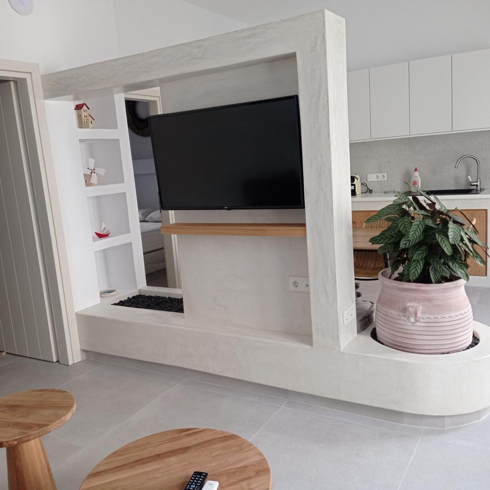 Apartmán Θέαστρον - Theastron House With Great View In Chora Pera Gyalos Exteriér fotografie