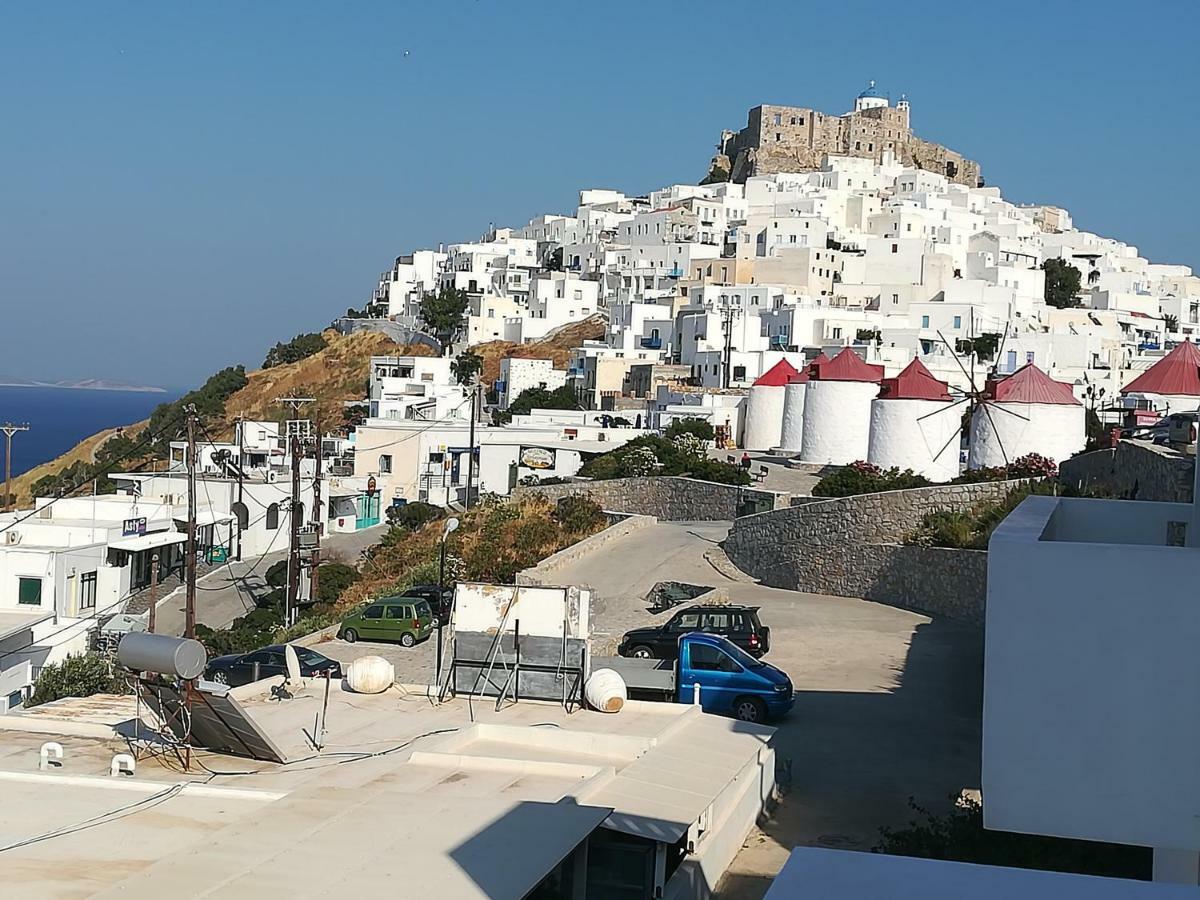 Apartmán Θέαστρον - Theastron House With Great View In Chora Pera Gyalos Exteriér fotografie