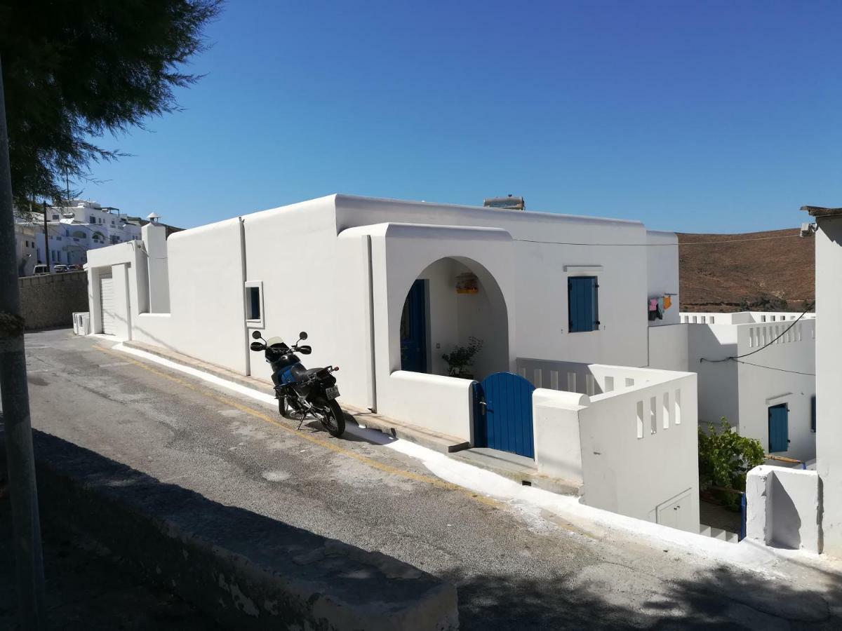 Apartmán Θέαστρον - Theastron House With Great View In Chora Pera Gyalos Exteriér fotografie